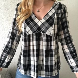 NWT Old Navy Checkered Gingham V-Neck Blouse